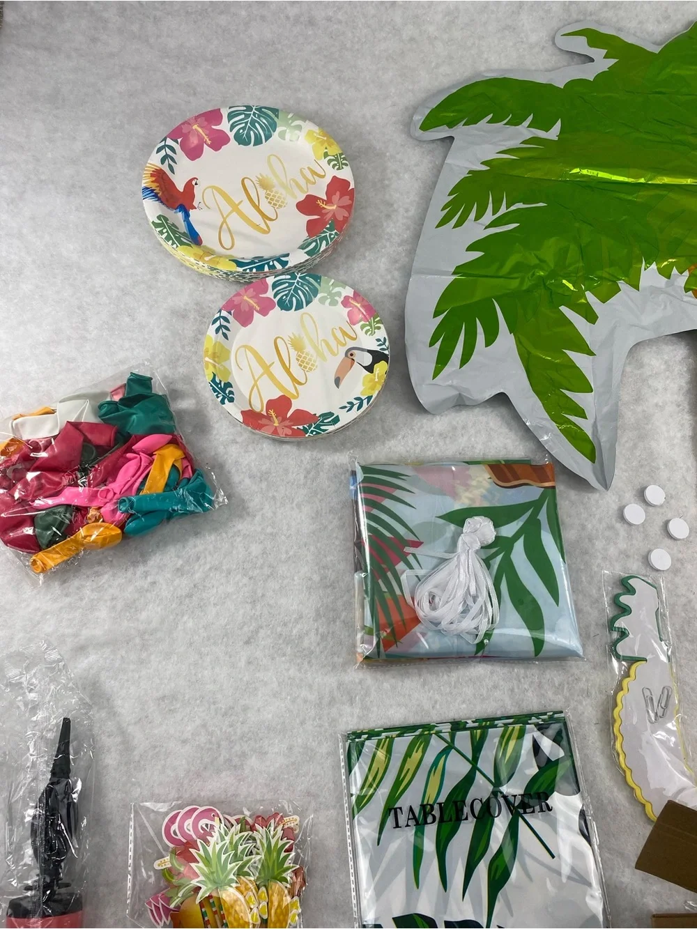 Tropical Aloha Birthday Party Decorations - Multicolor